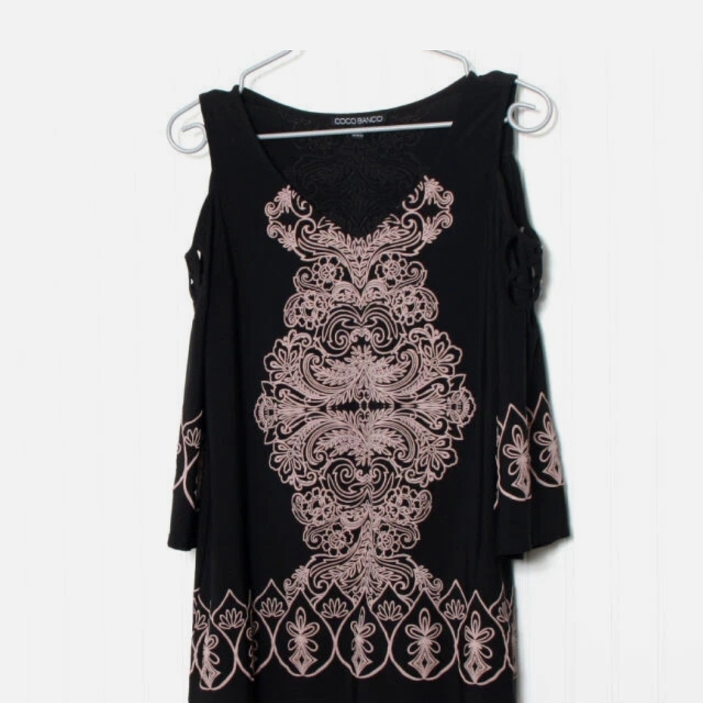Coco Bianco Black Cold Shoulder Top. NWOT Size Medium